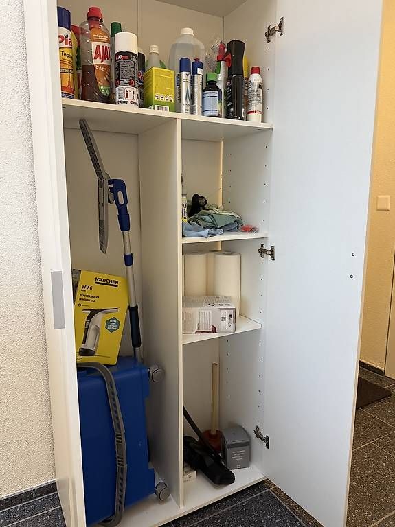Armoires: Putzschrank – D'occasion à Schindellegi par wae_fhj7 1
