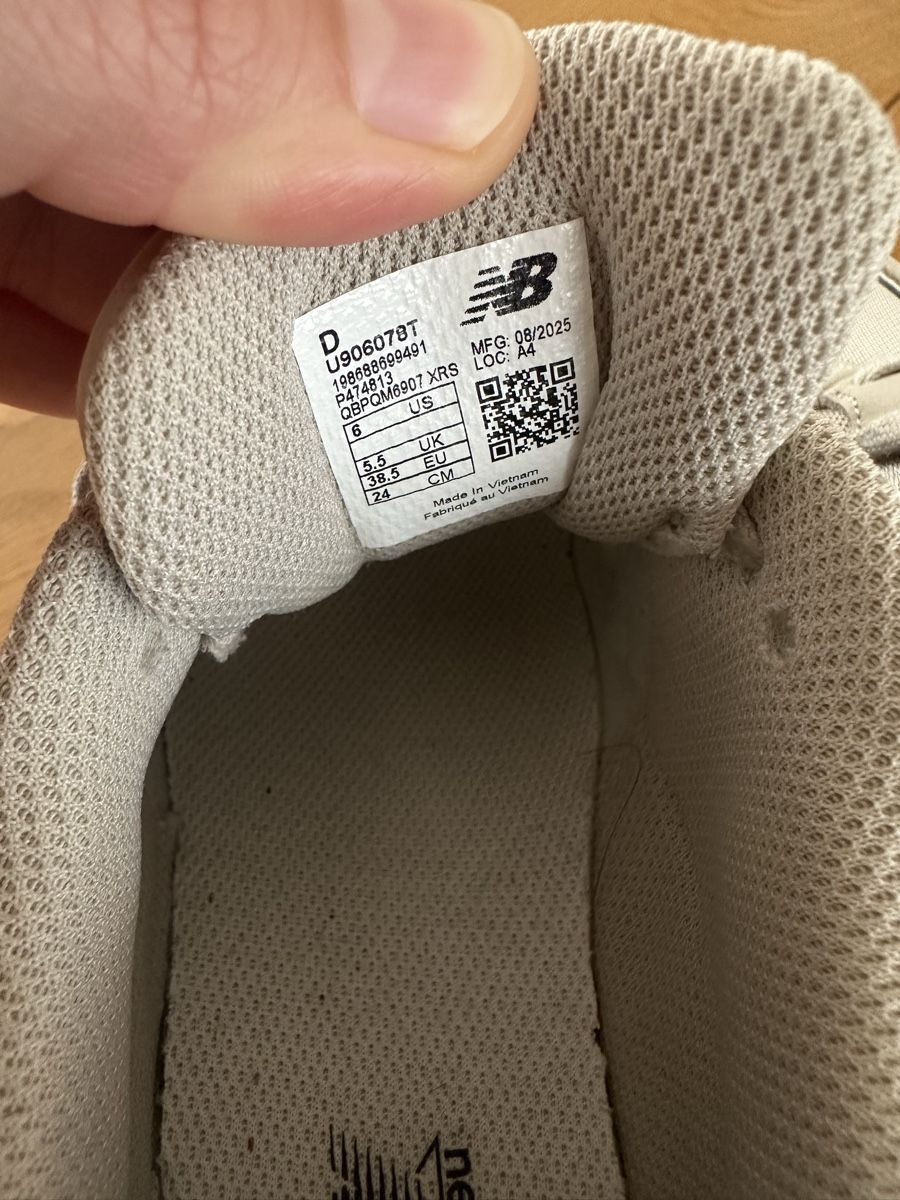 New Balance Scarpe da donna: New Balance beige Grösse 38.5 – Nuovo (secondo la descrizione) da Oftringen venduto da Anci.di 2