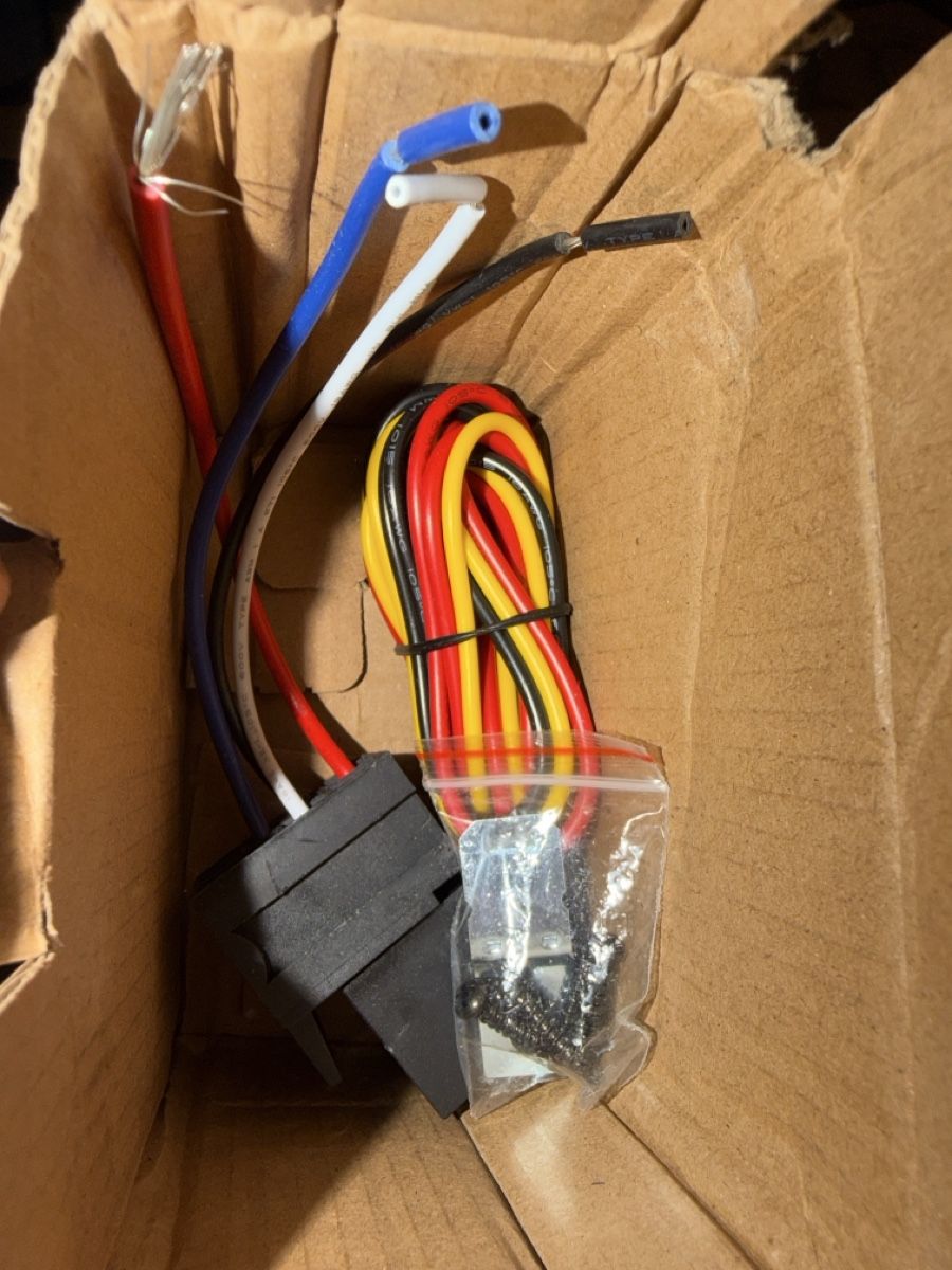 Alle Autoersatzteile: Auto Zündschalter Panel Racing Startknopf neu – Gebraucht aus Grenchen von 198_5w7s 1