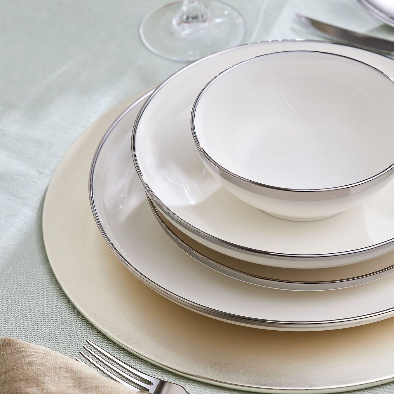 Set di piatti: Karaca Eclipse Platin 57-teilig 12-Personen-Geschirr-Set – Nuovo e nell'imballaggio originale da Reinach AG venduto da evimshop 1