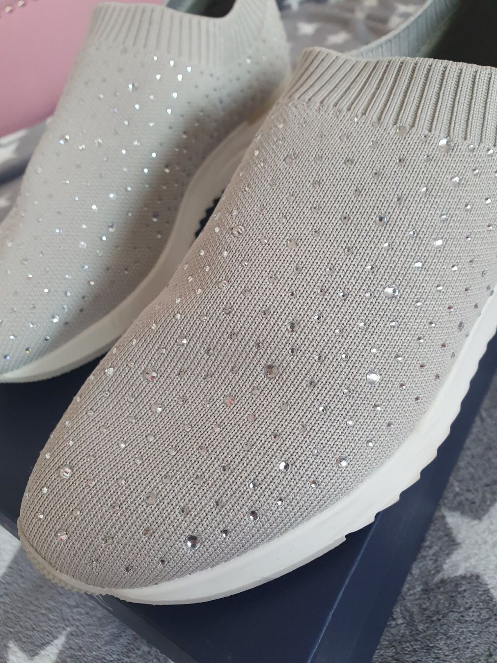 Damenschuhe: Knit Sneakers von Caprice Gr. 37 Hellgrau mit BlingBling – Neu (gemäss Beschreibung) aus Zweidlen von Shubli 1