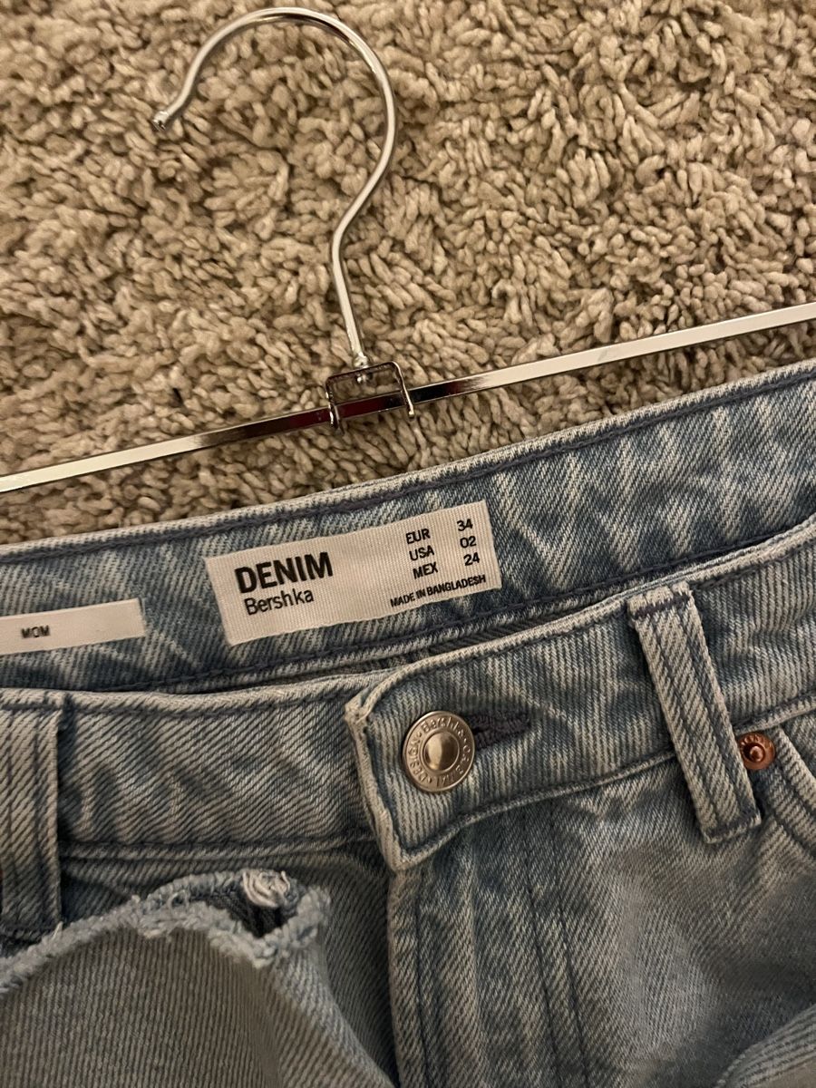 Bershka Pantaloni: Short jeans – Usato da Neuchâtel venduto da Ariane_vn00 2