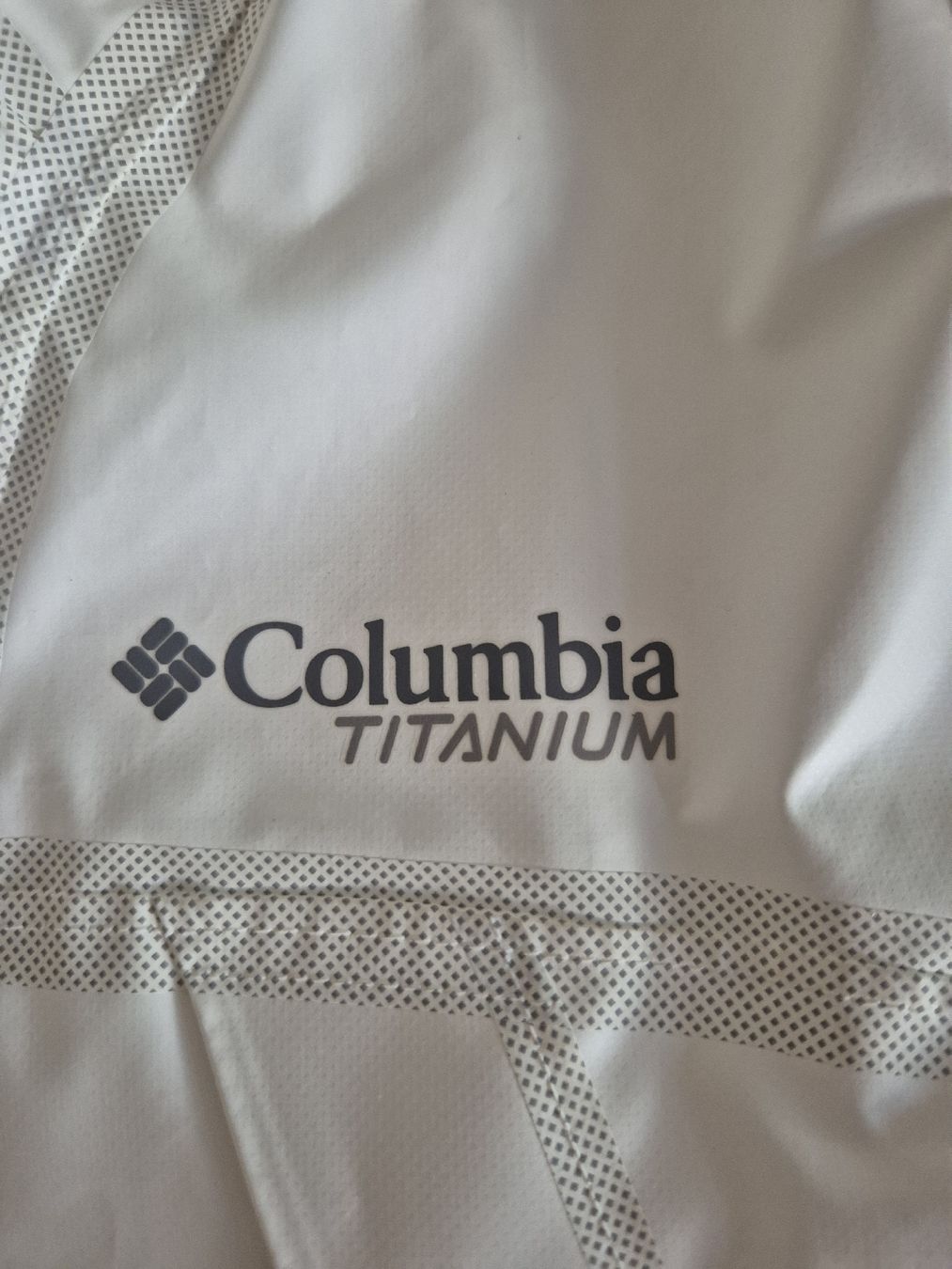 Columbia Giacche: Columbia Titanium Regenjacke, nachhaltig – Usato da Merenschwand venduto da Epc19 2