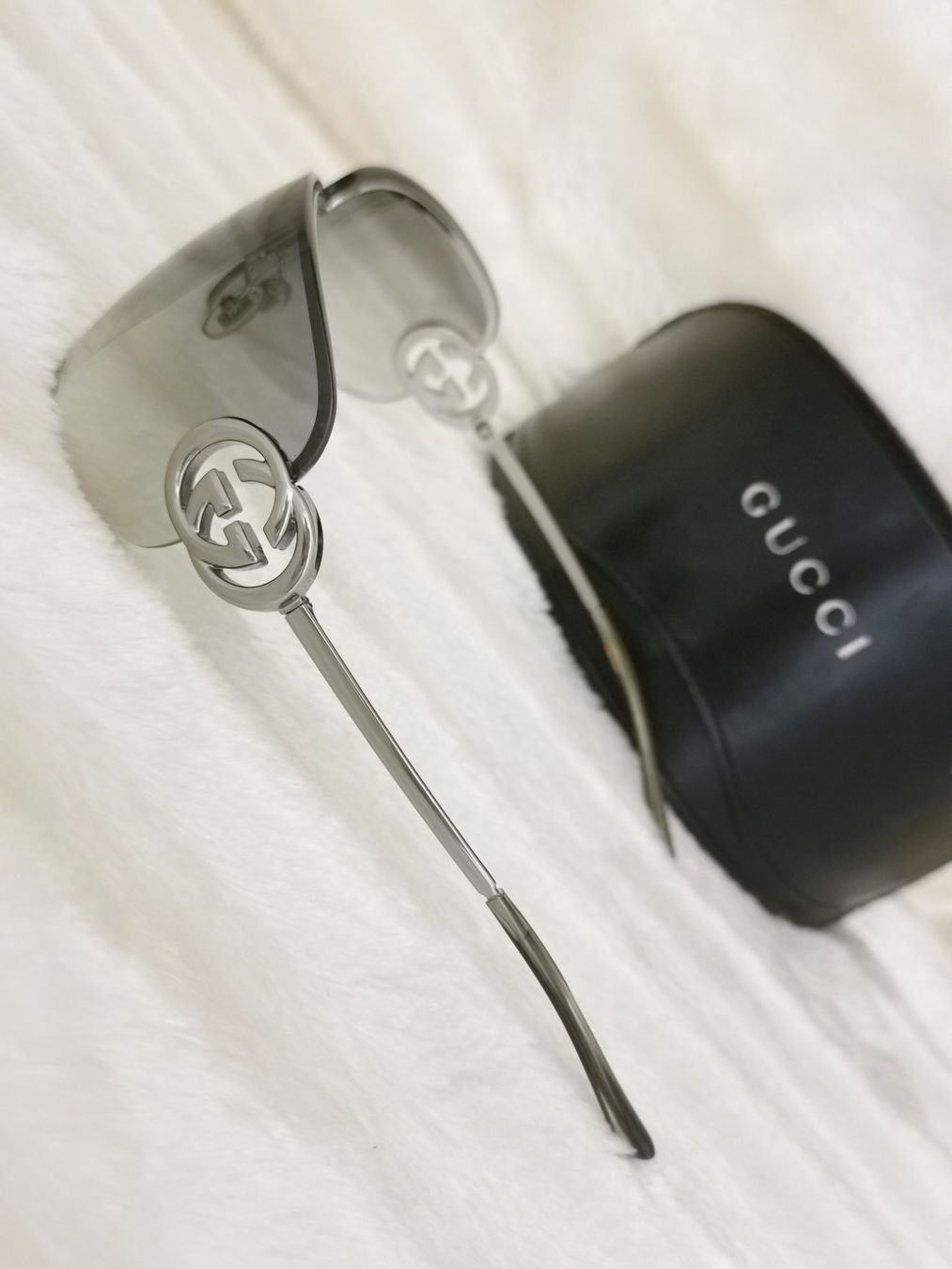 Gucci Occhiali & Lenti: Gucci Sonnenbrille neuwertig – Nuovo (secondo la descrizione) da Nottwil venduto da Kaufen003 2