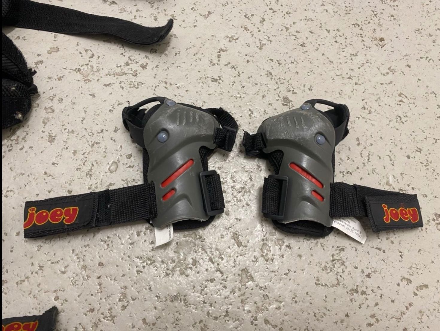 Protezioni & Imbottiture: Joesy Rollschuhschoner, Knie-, Ellbogen-, Handschoner – Usato da Zürich venduto da Cleo234 2