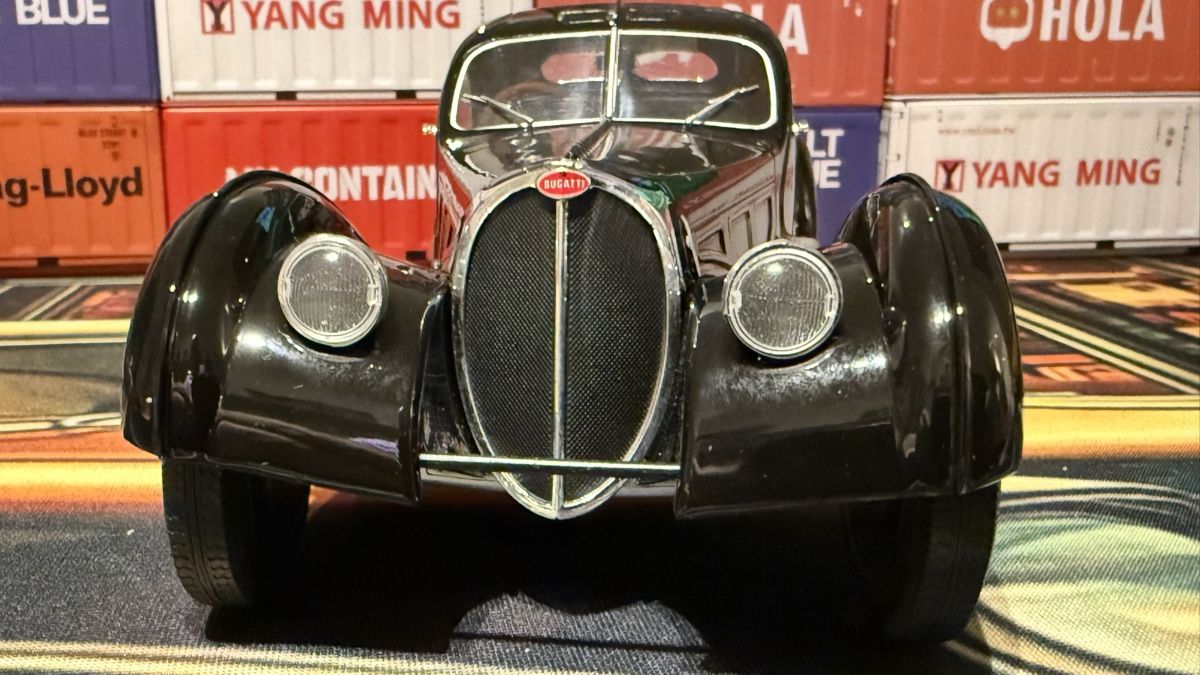 Bugatti Voitures modèles: Bugatti Type 57SC Atlantic M 1:18  – D'occasion à Basel par Zomeg 3