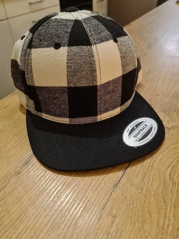 Hüte, Mützen & Caps: Yupoong Cap – Gebraucht aus Rupperswil von Homer20