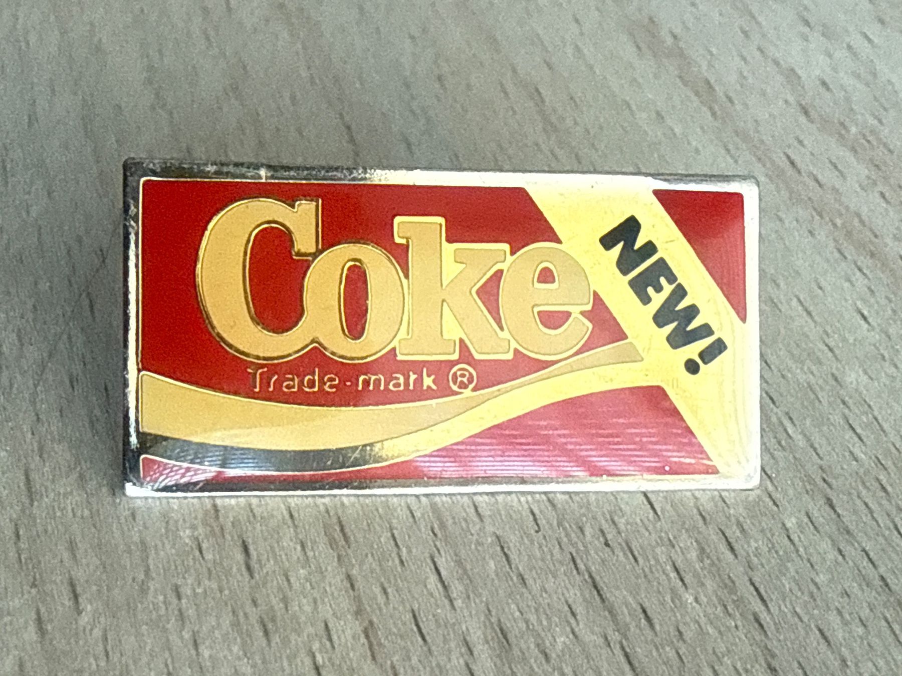 Placchette & Badge: Pin Coca Cola – Usato da Glattbrugg venduto da Schweigmatt