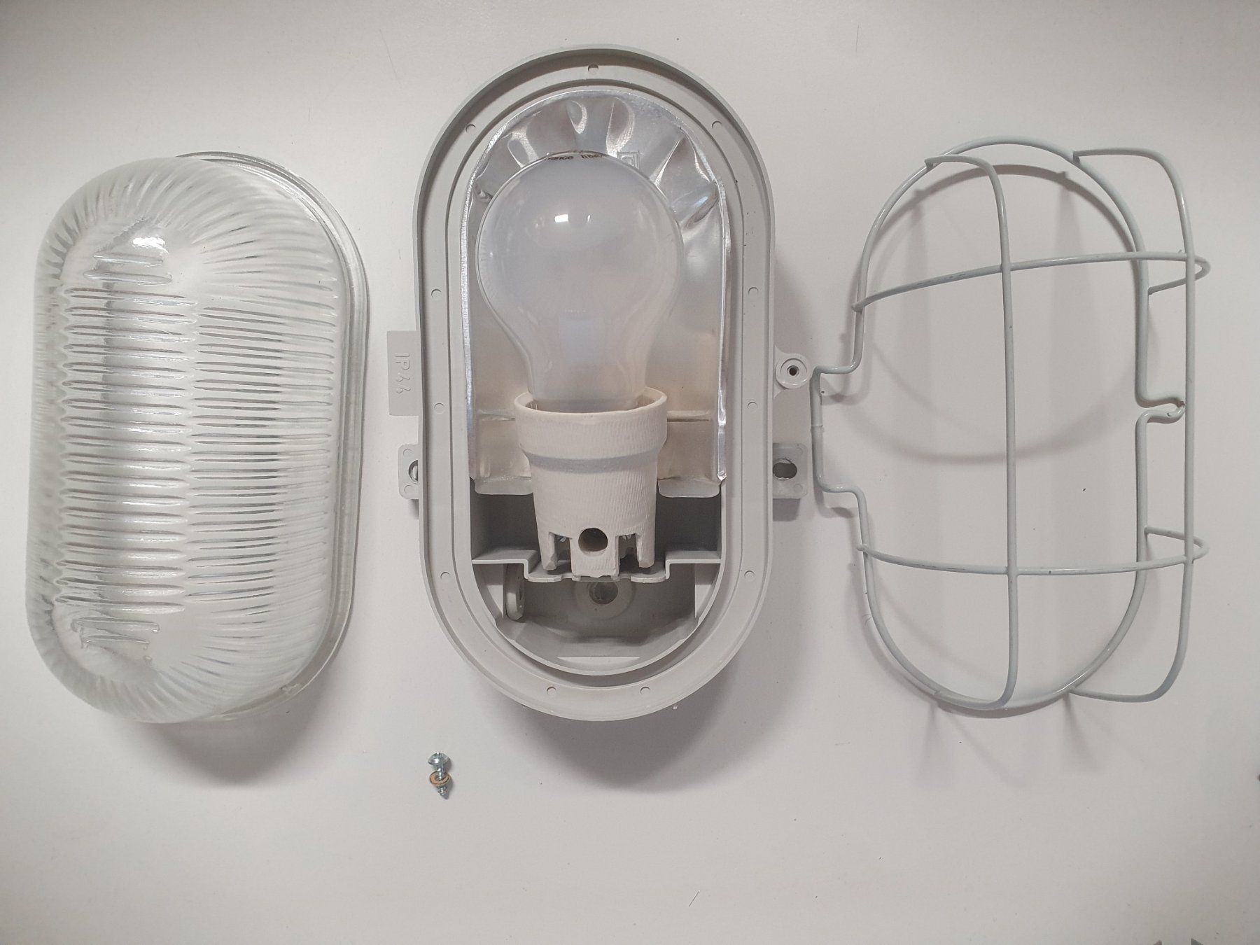 Lampade: Oval Feuchtraumleuchte E27 Ovalleuchte IP44 Nass – Usato da Zürich venduto da eymen20