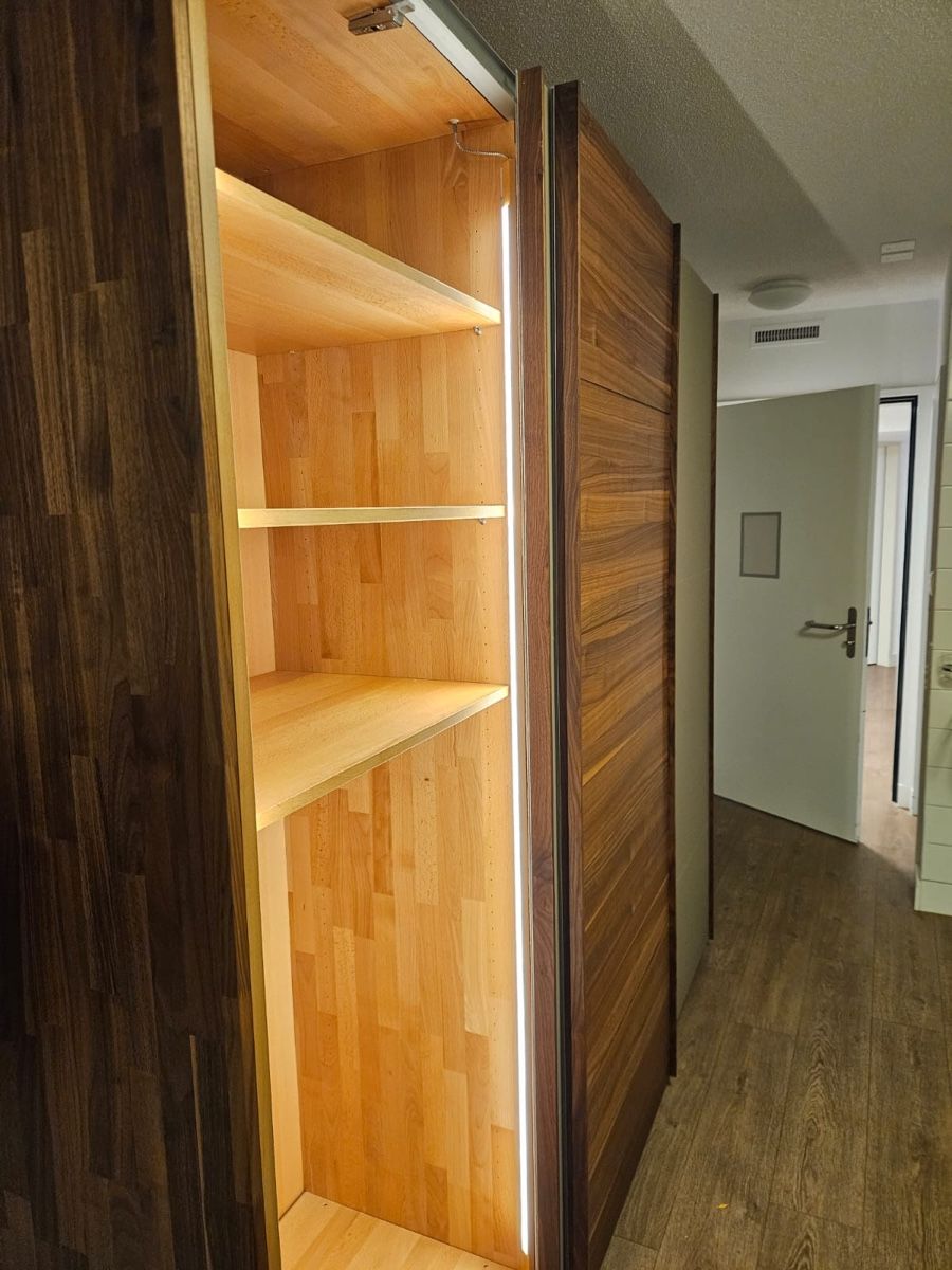 Armadi: Kleiderschrank  – Usato da Dietikon venduto da moradi24 6