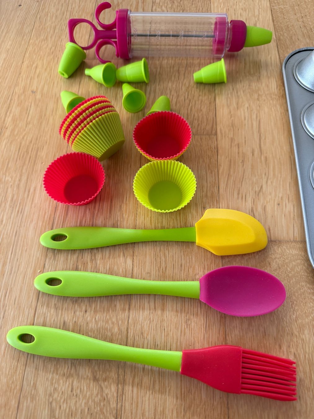 Teglie da forno: Cupcake-Backset für Kinder, einmal benutzt – Usato da Baden venduto da Polvere 2