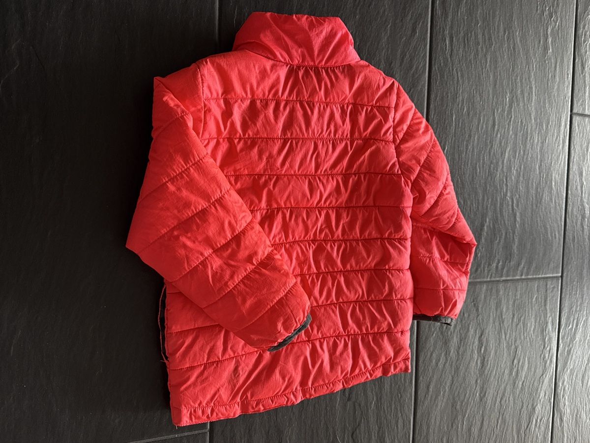 H&M Giacche: Herbst-Jacke, Gr. 98, neon-rot – Usato da Zürich venduto da Petrui 2