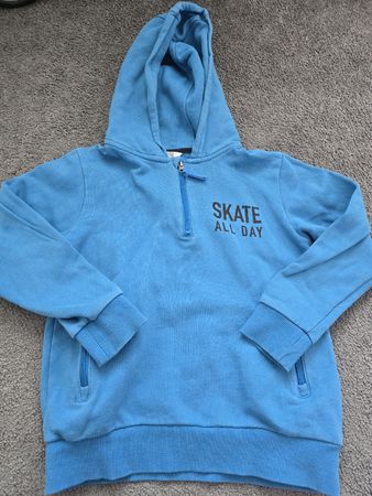 Kapuzenpullover blau Gr. 134 