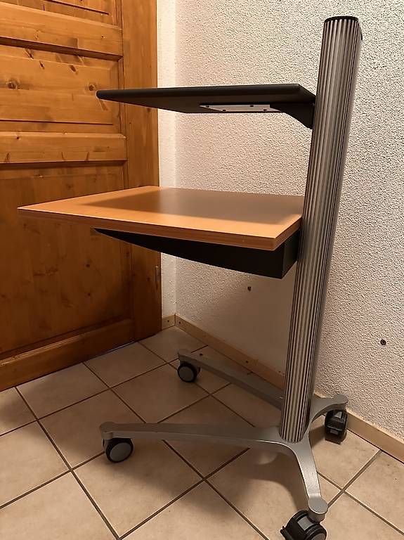 Tische: Beistelltisch – Gebraucht aus Kaisten von Andy_Leo 1