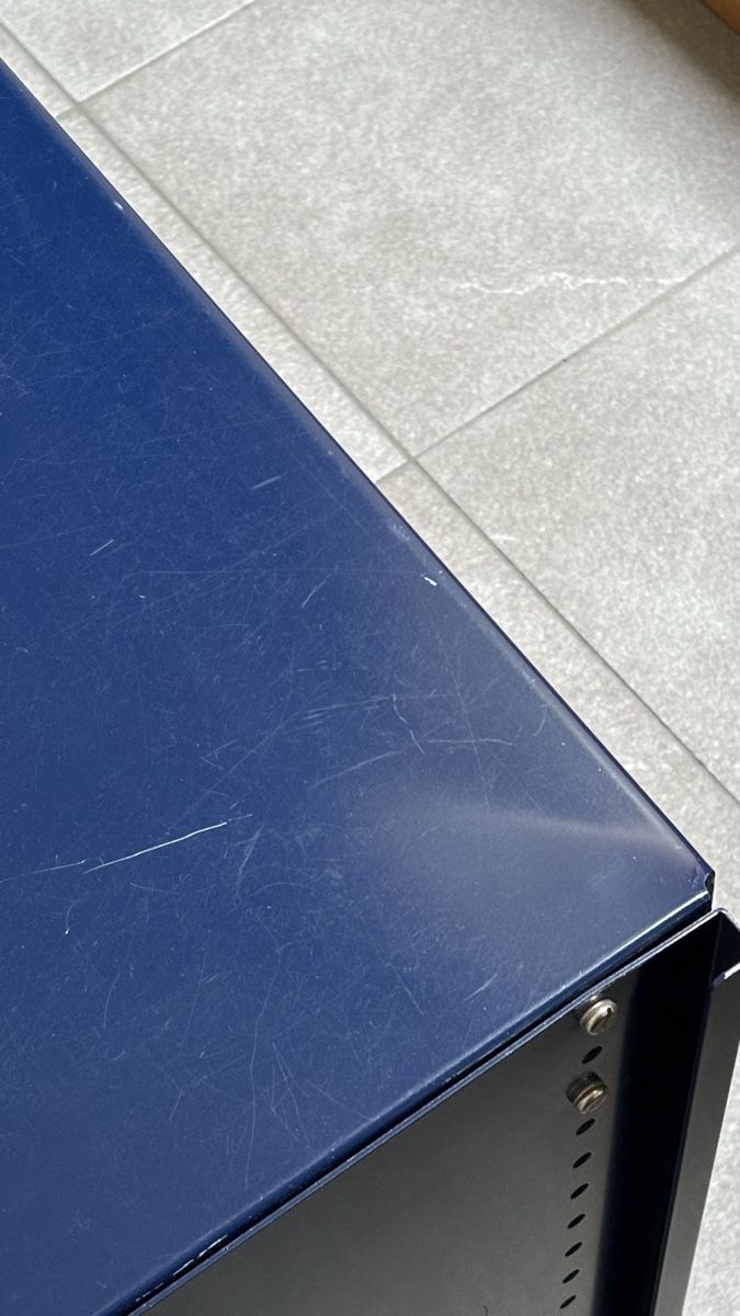 Cassettiere: LEHNI Schubladenkorpus blau – Usato da Münchenbuchsee venduto da Broker12 3