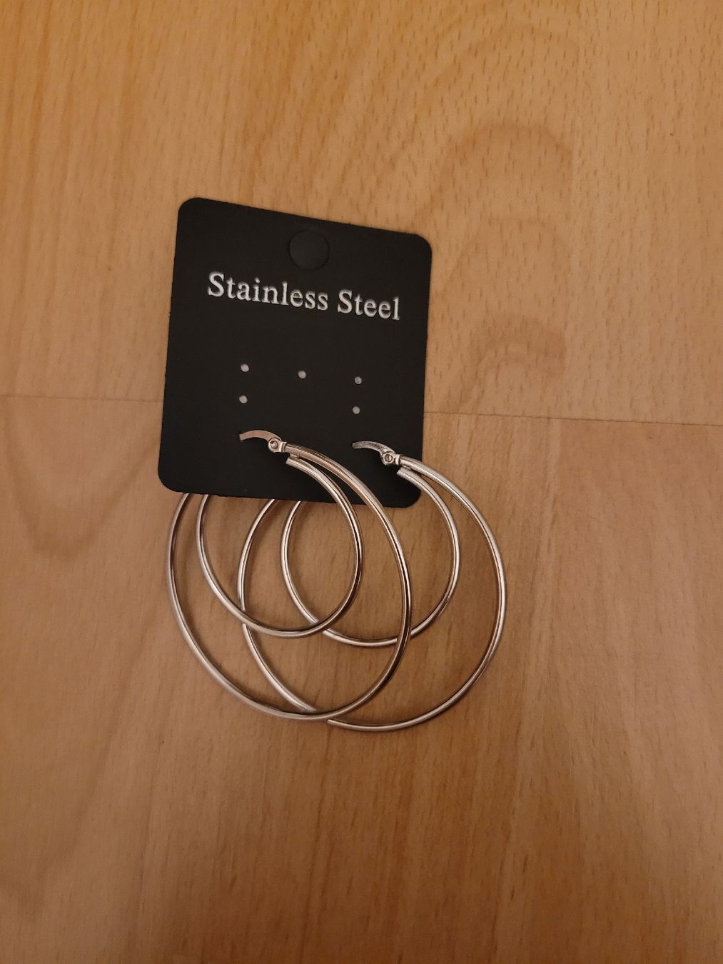 Ohrringe & -stecker: Ohrringe silbrig – Neu und originalverpackt aus Perlen von Safari_23