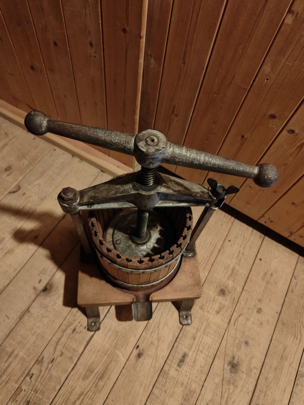 Elettrodomestici da cucina: Antike Obst- Weinpresse – Usato da Flims-Waldhaus venduto da NickY30 1