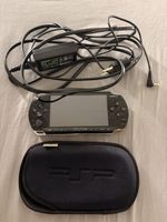 Sony PSP 3004 Konsole mit Ladekabel, Tasche und neuem Akku