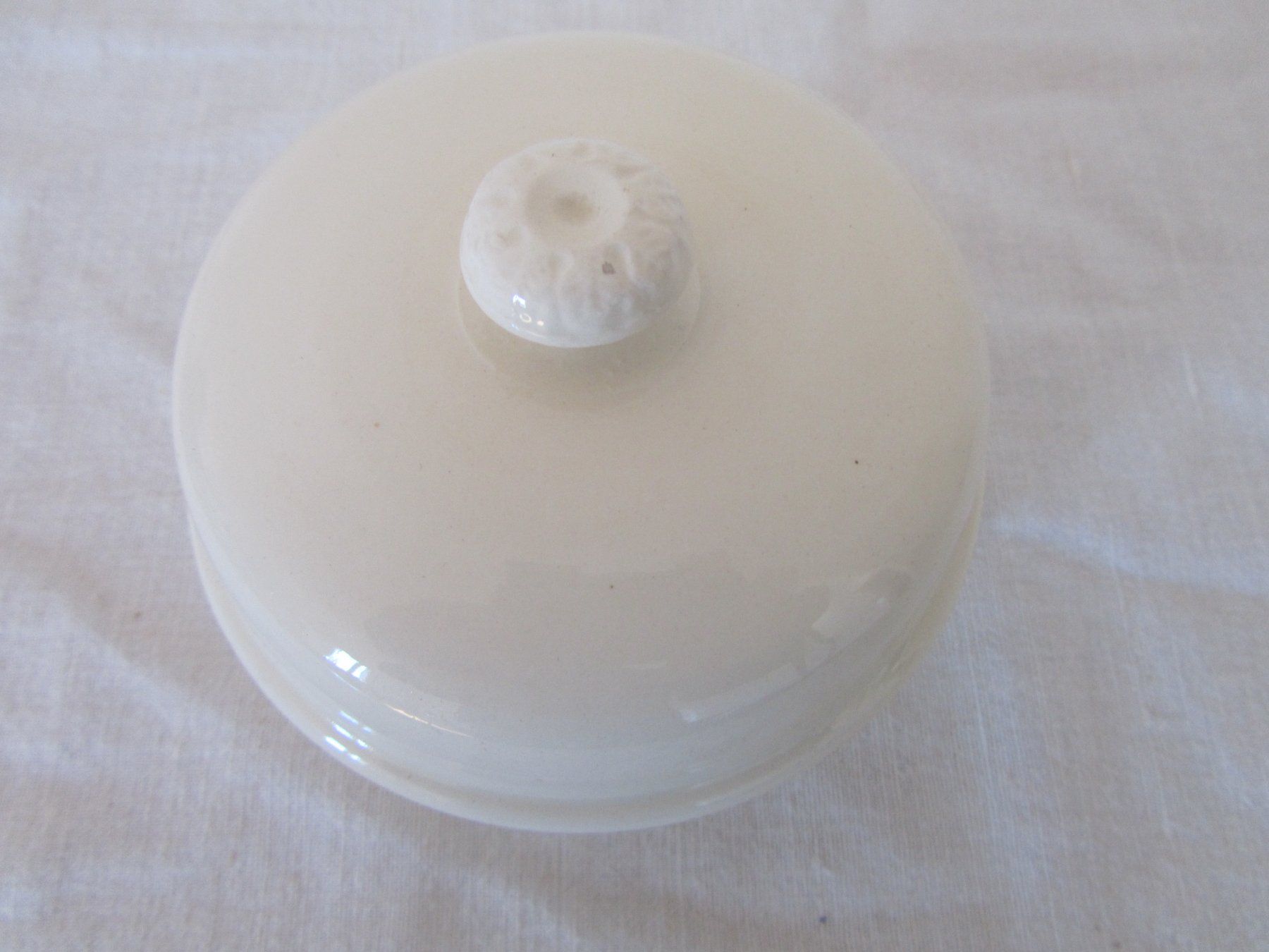 Ciotole: Keramikdose, Terrine, Simplex, Rahmweiss, Vintage Stil! – Usato da Seengen venduto da mikelele 1