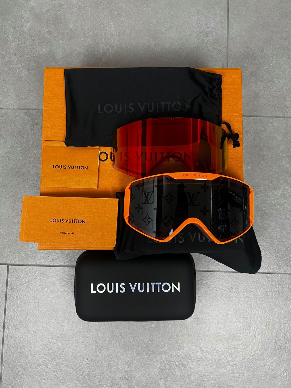 Louis Vuitton Occhiali & Lenti: Louis Vuitton Ski Mask – Nuovo (secondo la descrizione) da Biel/Bienne venduto da sami0788480082