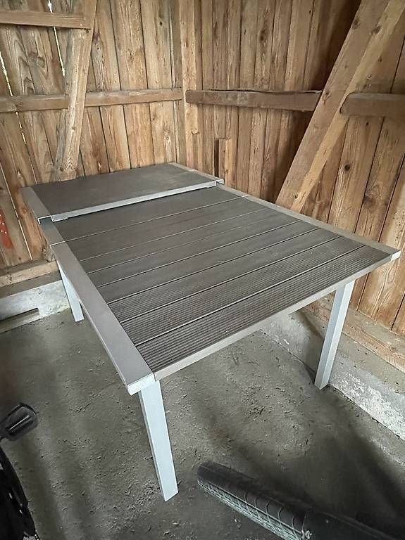 Tables: Grosser Gartentisch mit vergrösserungs Teil – D'occasion à Aarau Rohr par susa_