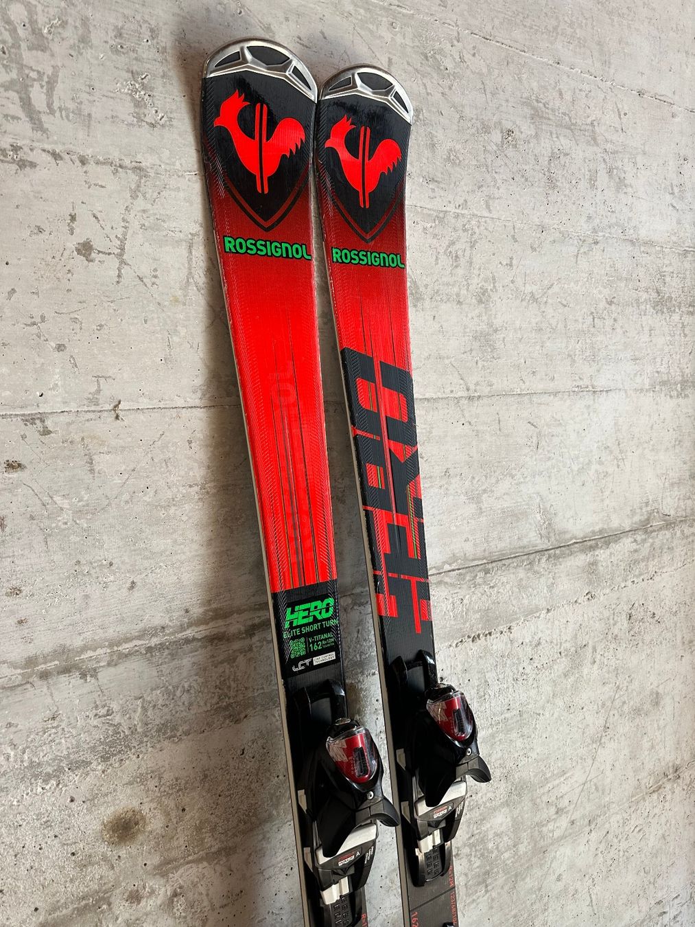 Rossignol Skis: Rossignol Hero Elite ST Ski 162CM – D'occasion à Emmenbrücke par karkarkar