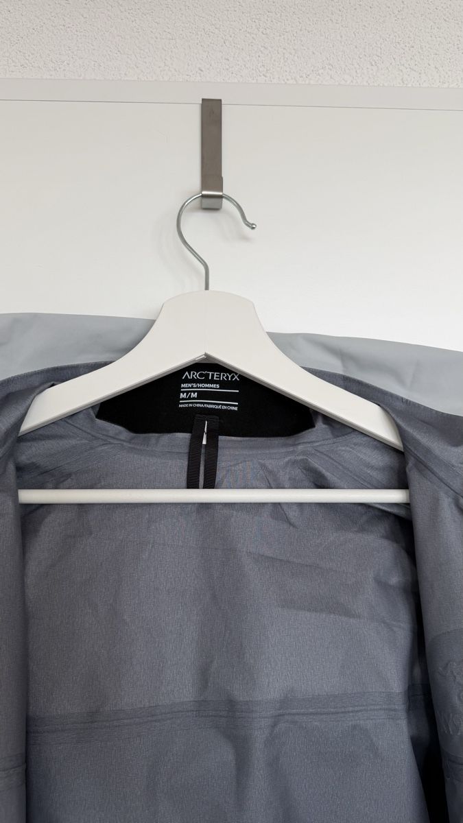Arcteryx Jacken: Arcteryx Beta AR Jacke Grösse M – Neu und originalverpackt aus Niederwil SG von SuisseArchive 3
