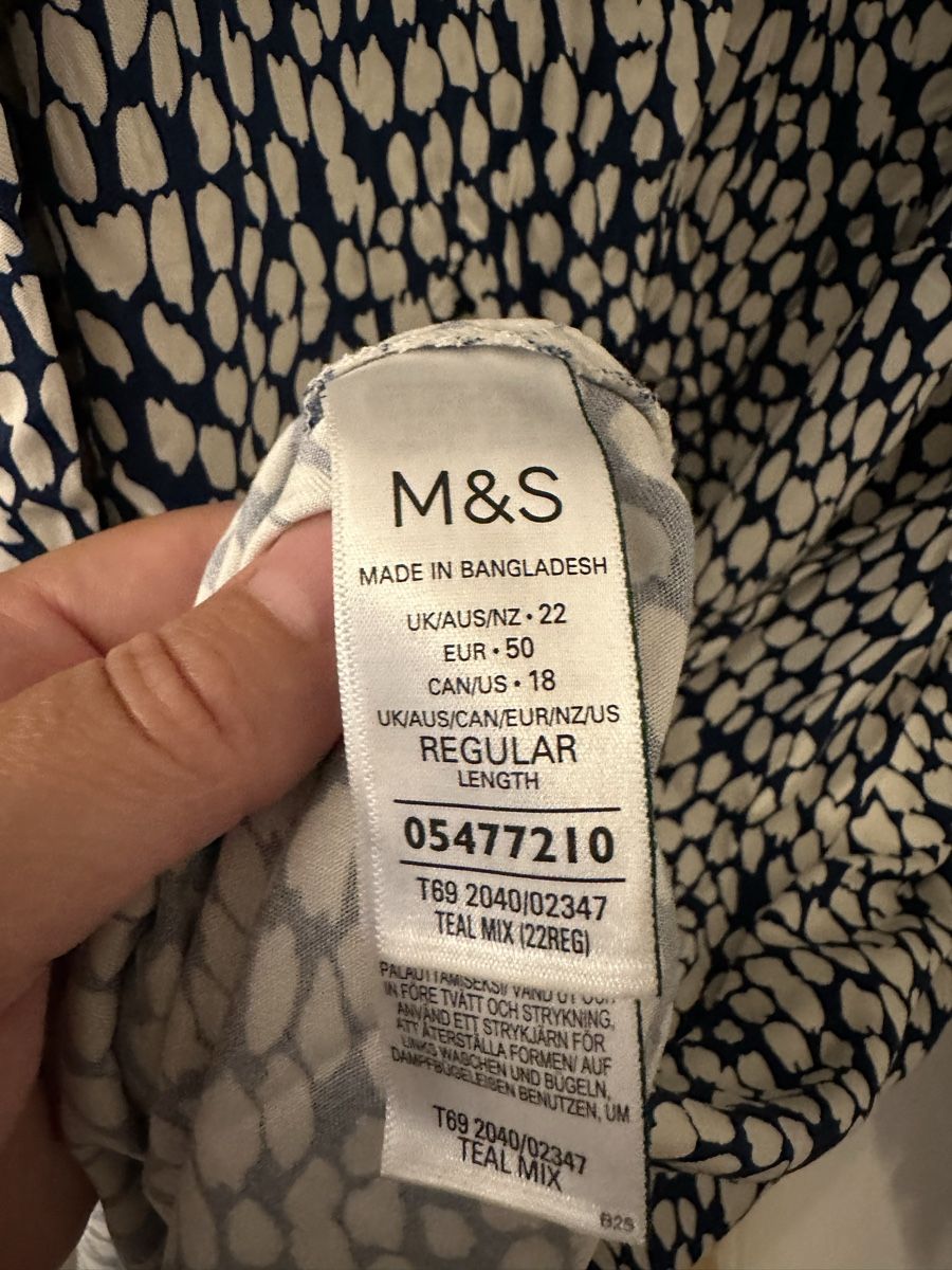 Robes: NEU Marks  & Spencer - elegant Spot Design, Size 22 – Neuf avec emballage d'origine à männedorf par stina_01 3