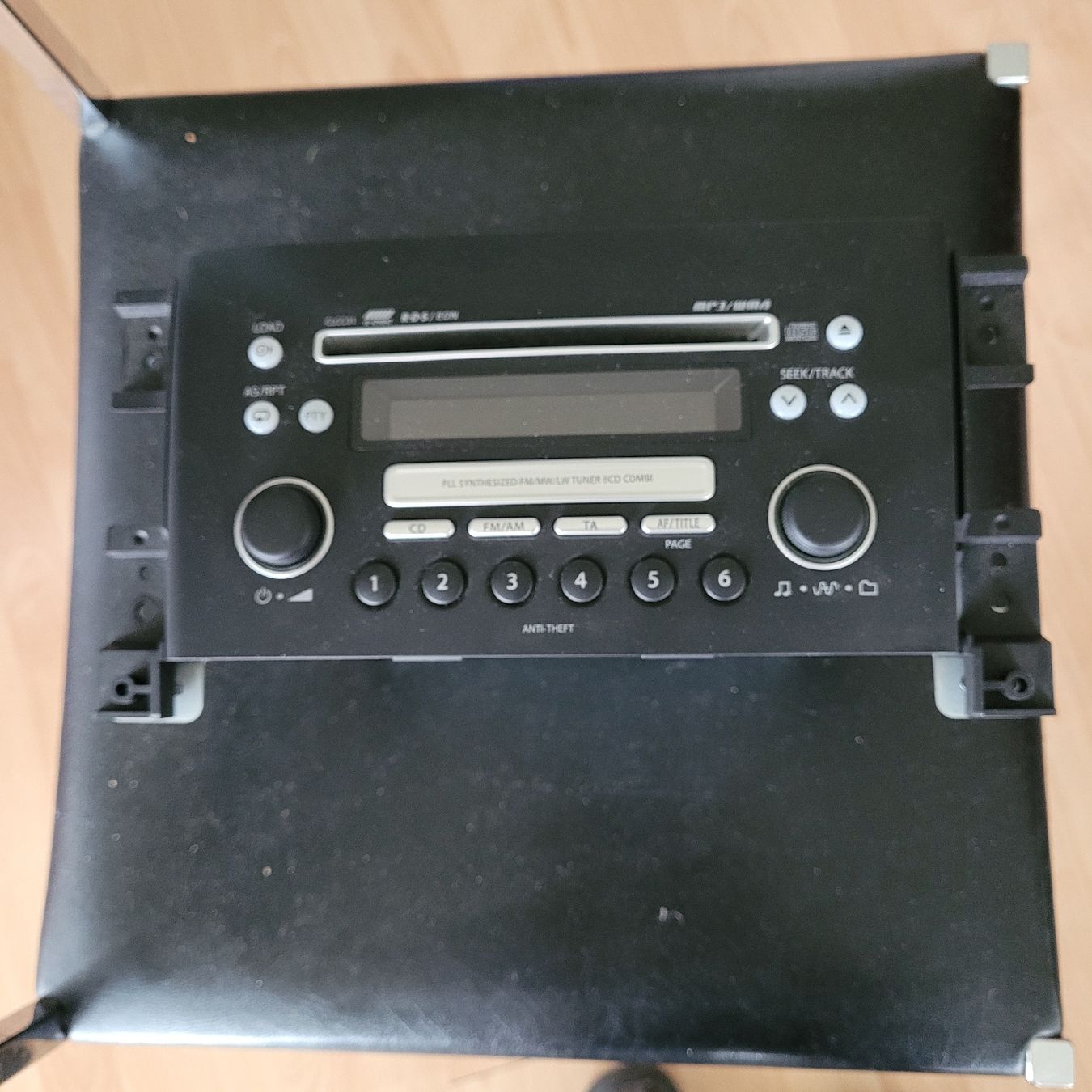 Radio: Clarion Autoradio – Usato da Winterthur venduto da Flomal