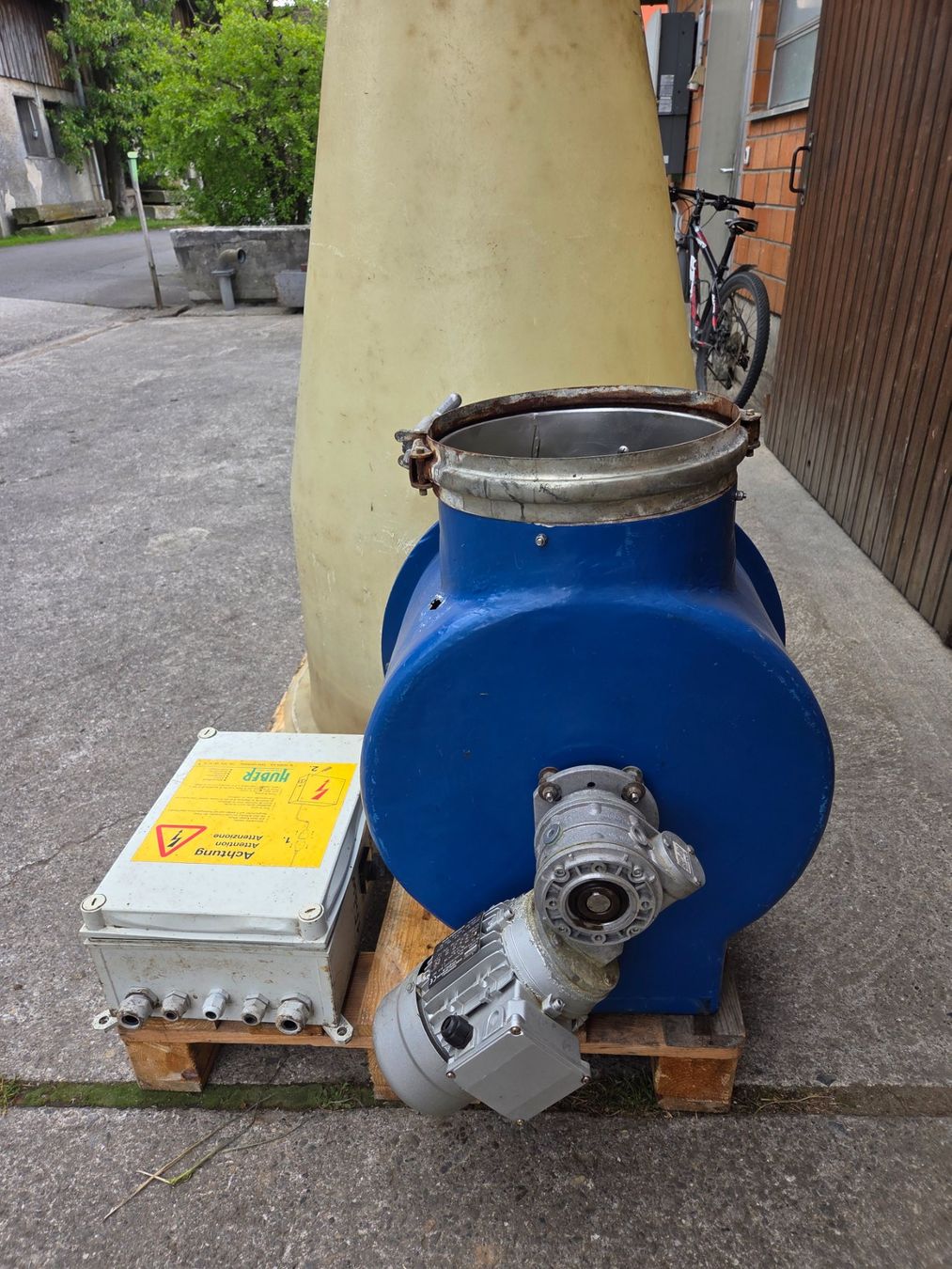 Tutte le macchine: Turbozyklon Huber, Teleskoprohr – Usato da Menzingen venduto da Zuger06 3