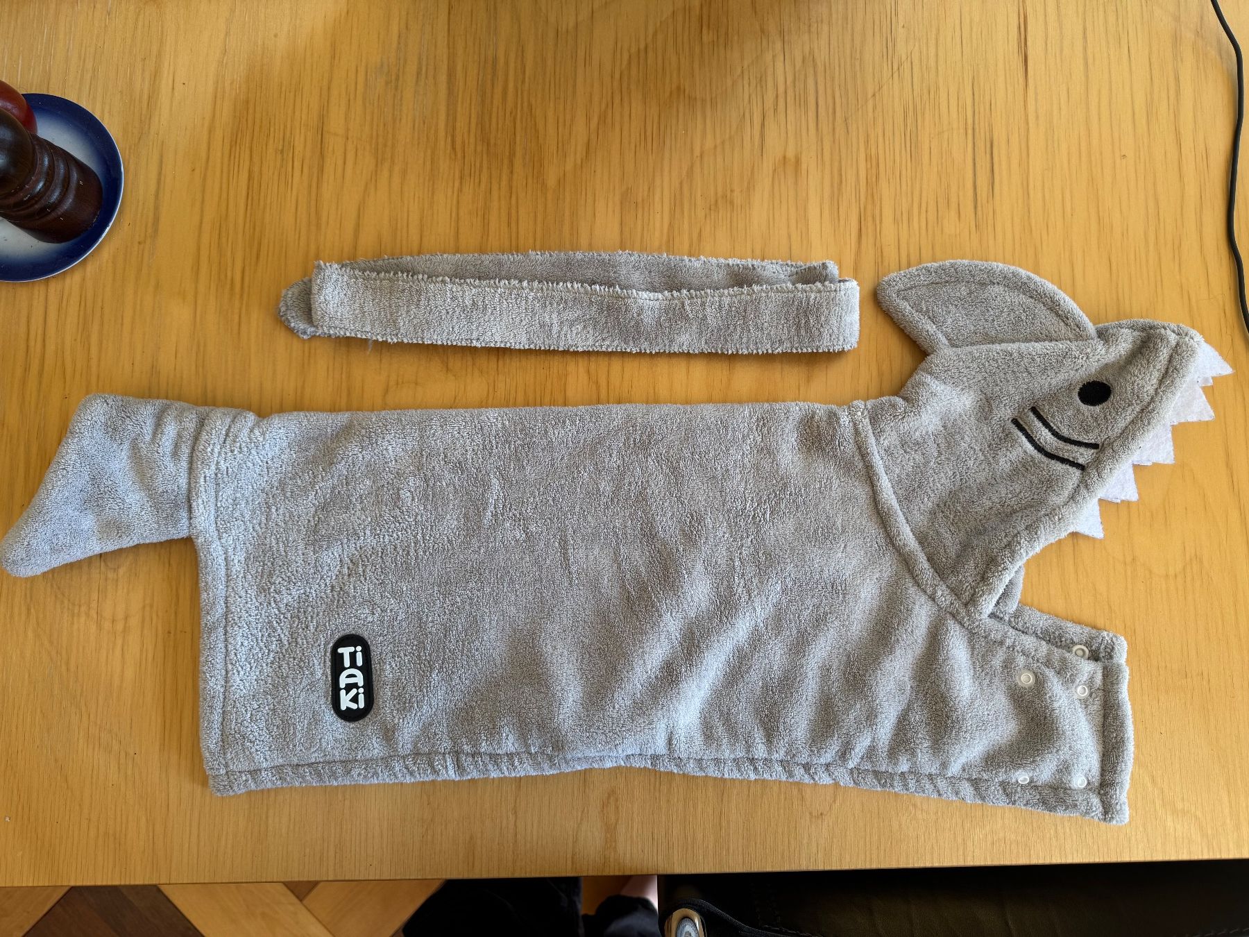Abbigliamento: Hunde Bademantel Hai – Usato da Biel/Bienne venduto da catduc