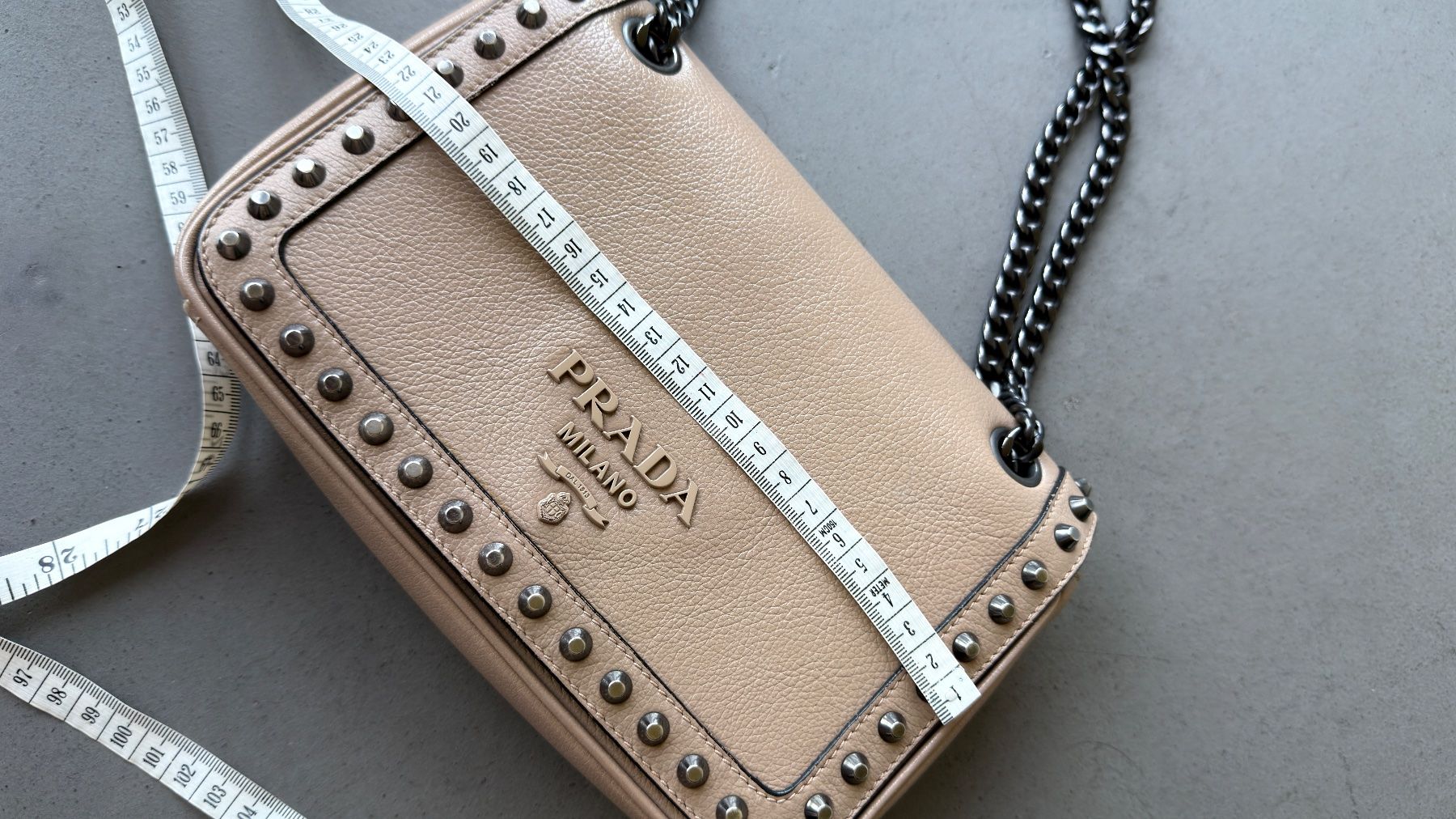 Prada Sacs femmes: Prada Chain Flap Bag Studded Calf Small Perfect Condition – D'occasion à Zürich par xs_s_artikel 4