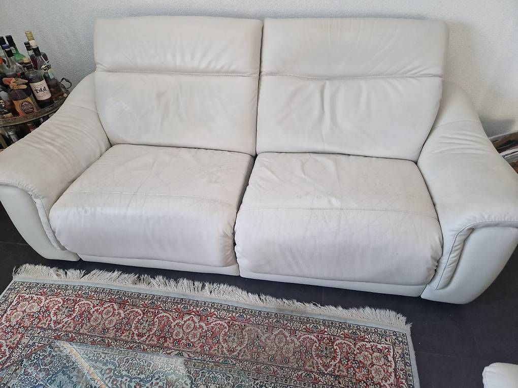 Sofas: 2 beaux canapes cuir  – Gebraucht aus ESTAVAYER LE LAC von MIMI0133