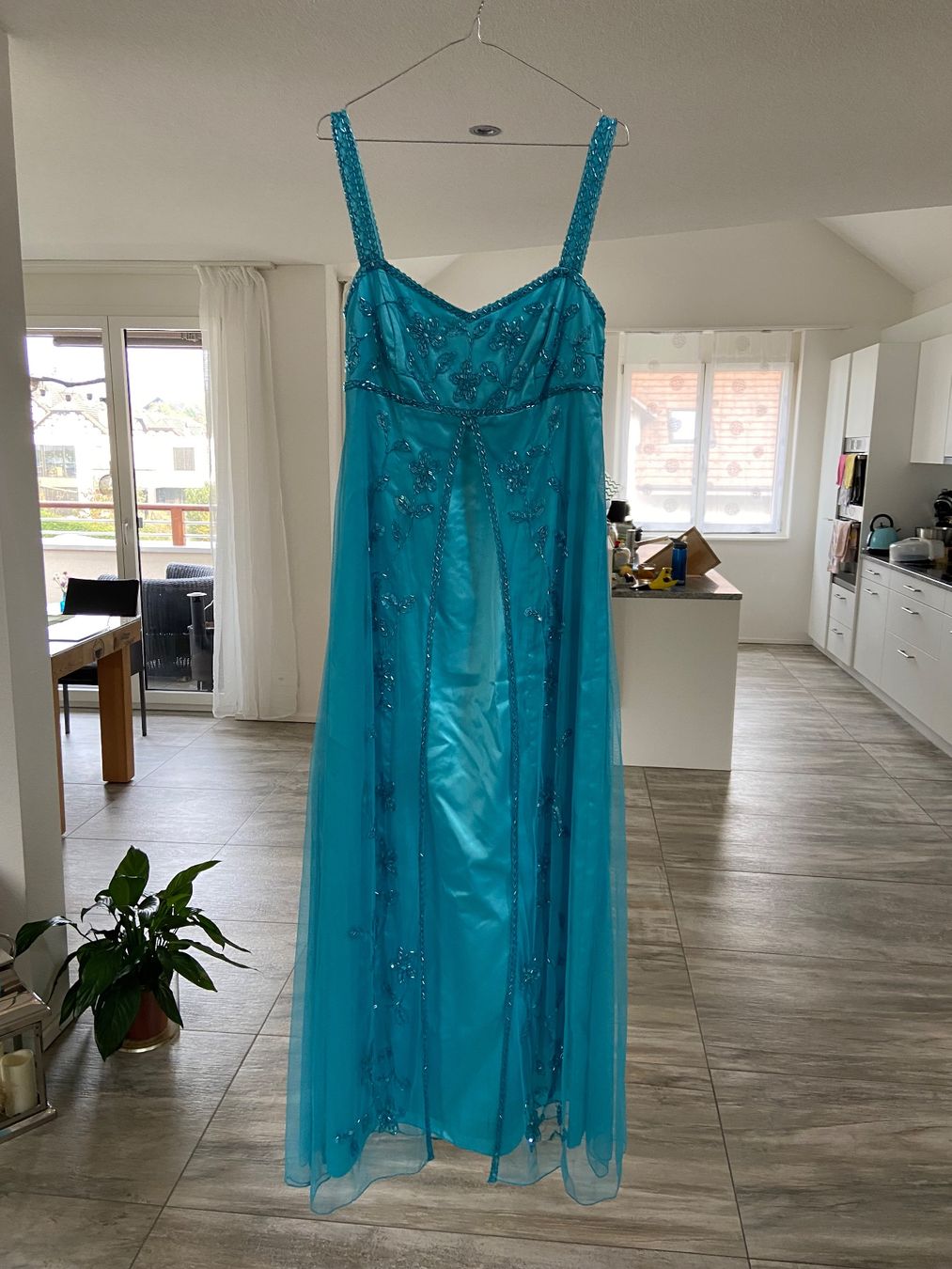 Vestiti: Apart Abendkleid Türkis Gr. 44 – Nuovo e nell'imballaggio originale da Sursee venduto da Kaloo01
