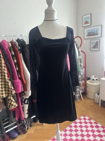 Wunderschönes Samtkleid von H&M