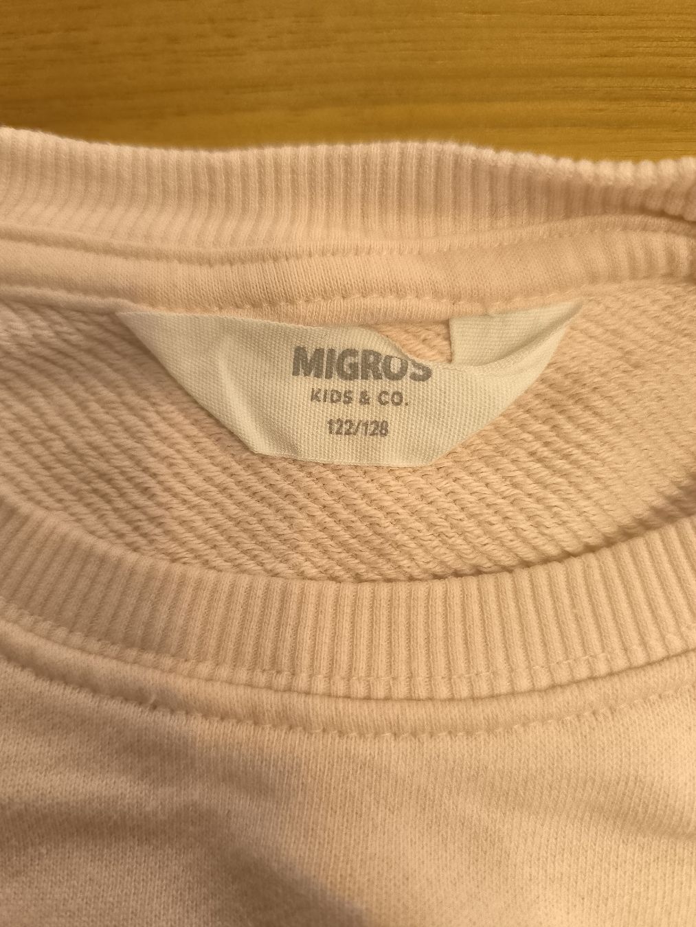 Maglioni & Felpe: Mädchen Pullover gr 122/128 – Usato da Buchs SG venduto da Cor-Pie 1