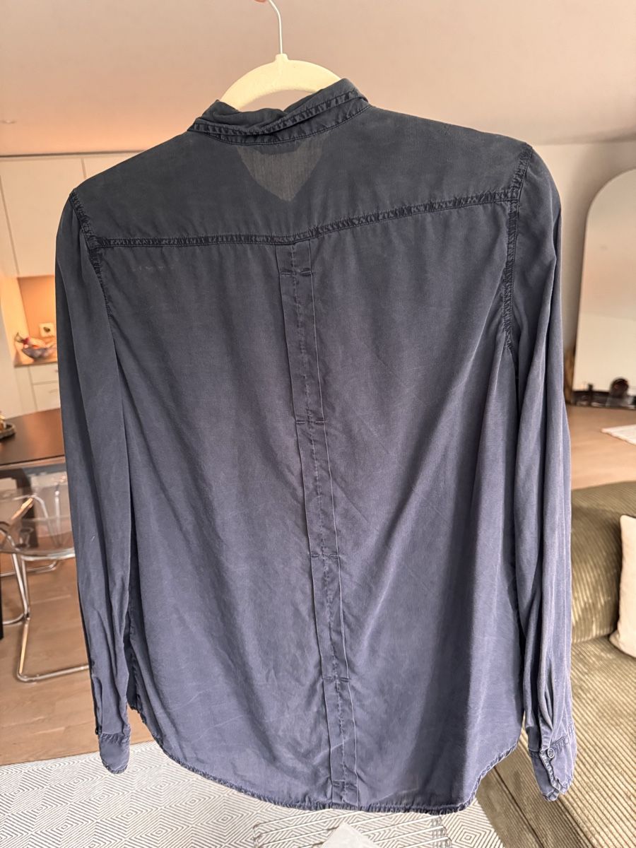 Massimo Dutti Blusen: Massimo Dutti Liocel navy blue shirt – Gebraucht aus Zürich von ari_cr2f 1