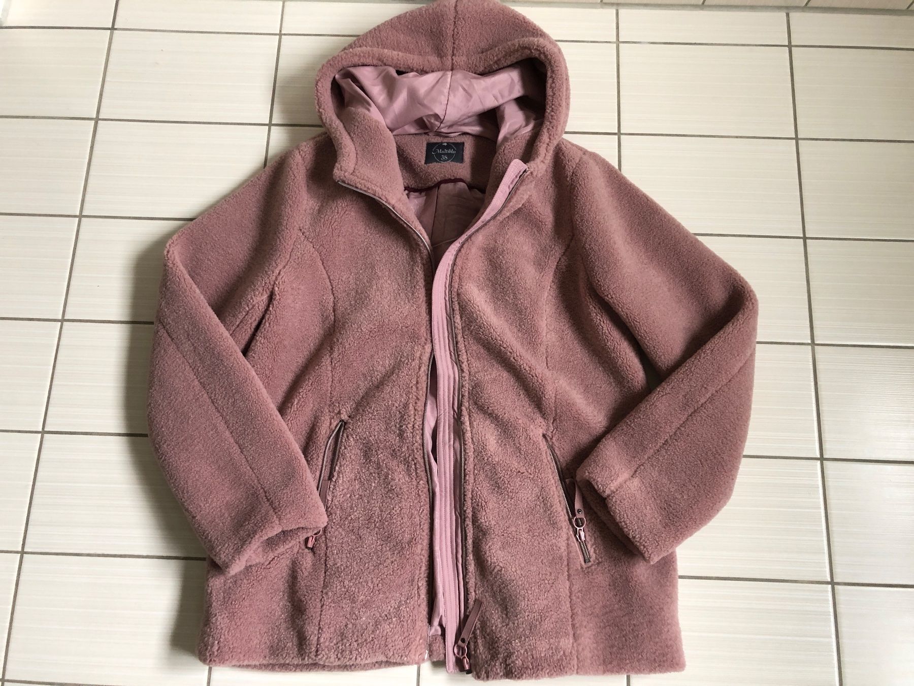 Jacken: Jacke 38 – Gebraucht aus Arth von Vrecam51