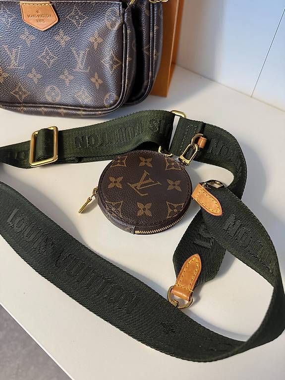 Louis Vuitton Borse da donna: Louis Vuitton Multi Pochette – Usato da Oberaach venduto da lar_xg85 2