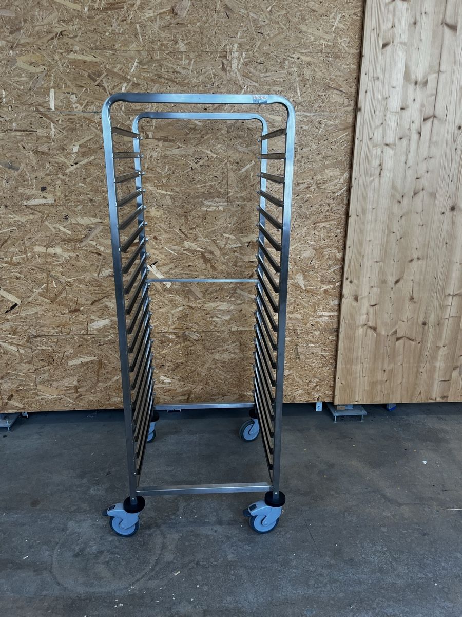 Rieber Appareils de cuisine: 2/1 Rieber Regalwagen mit 18 Einschüben  – D'occasion à Dittingen par Cervolino77