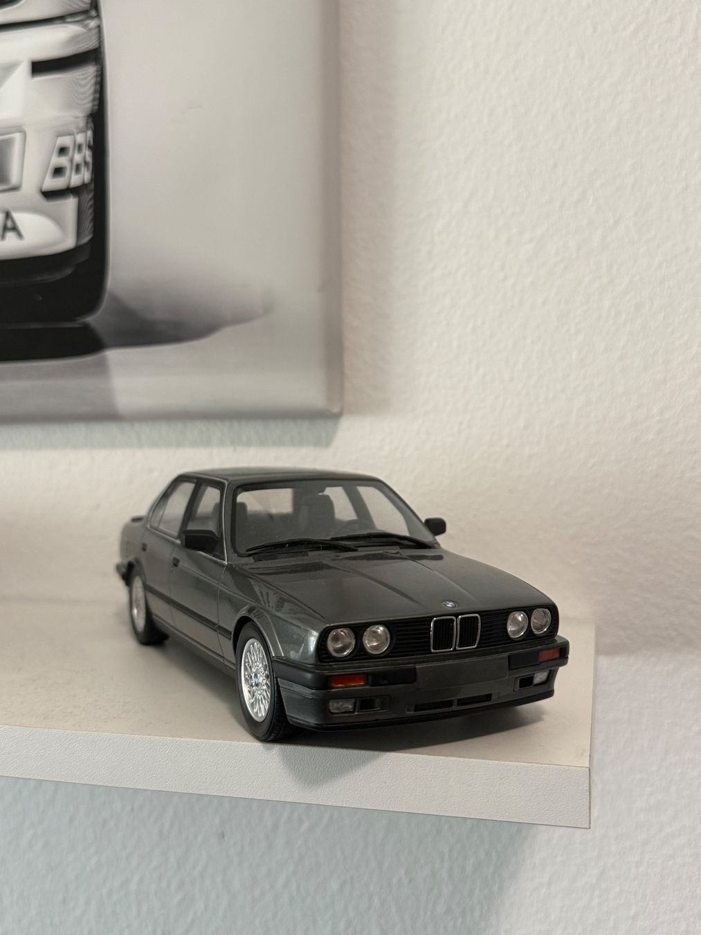 BMW Modellini d'auto: BMW 325 i E30 M Packet 1 1:18 Ottomobile – Usato da Bülach venduto da Meti2023