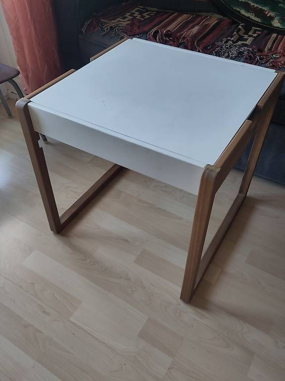 Tische: Bureau / table bricolage enfant – Gebraucht aus Neuchâtel von sbgt