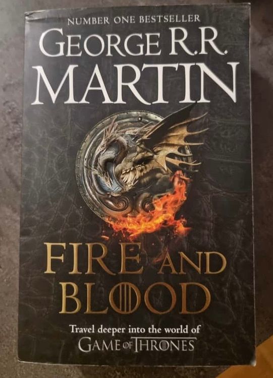 View of Fire and blood book game of thrones from George Martin (Gebraucht) in ...