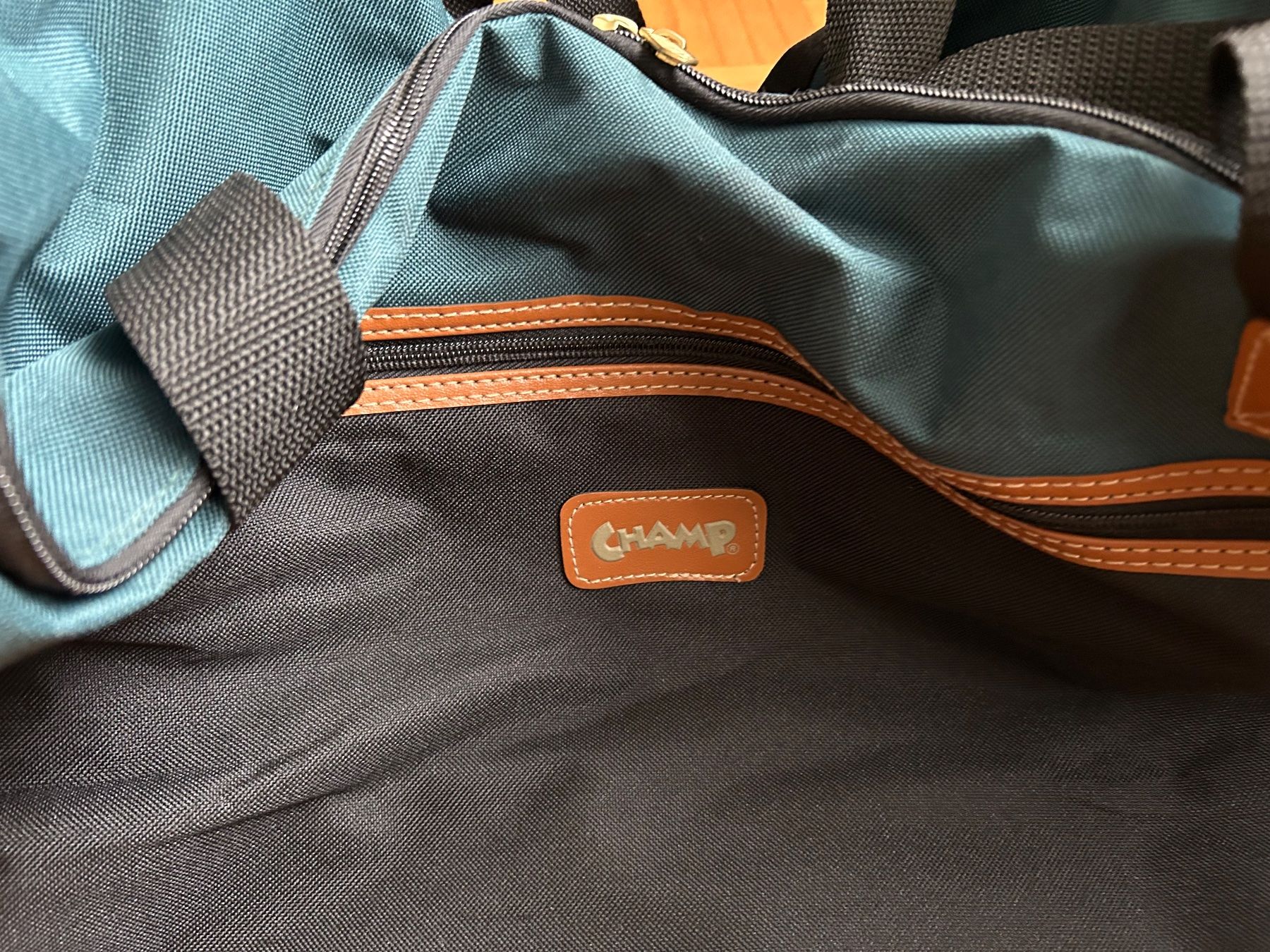 Valigie & Borse: Rolltasche, Tragtasche CHAMP – Usato da Kleindöttingen venduto da Demon4 3