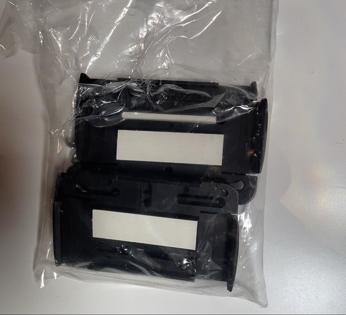 Supporti a parete: Simple-Fix Universal Kennzeichenhalter / Befestigungsset  – Nuovo (secondo la descrizione) da Winterthur venduto da kap_ycp5 1