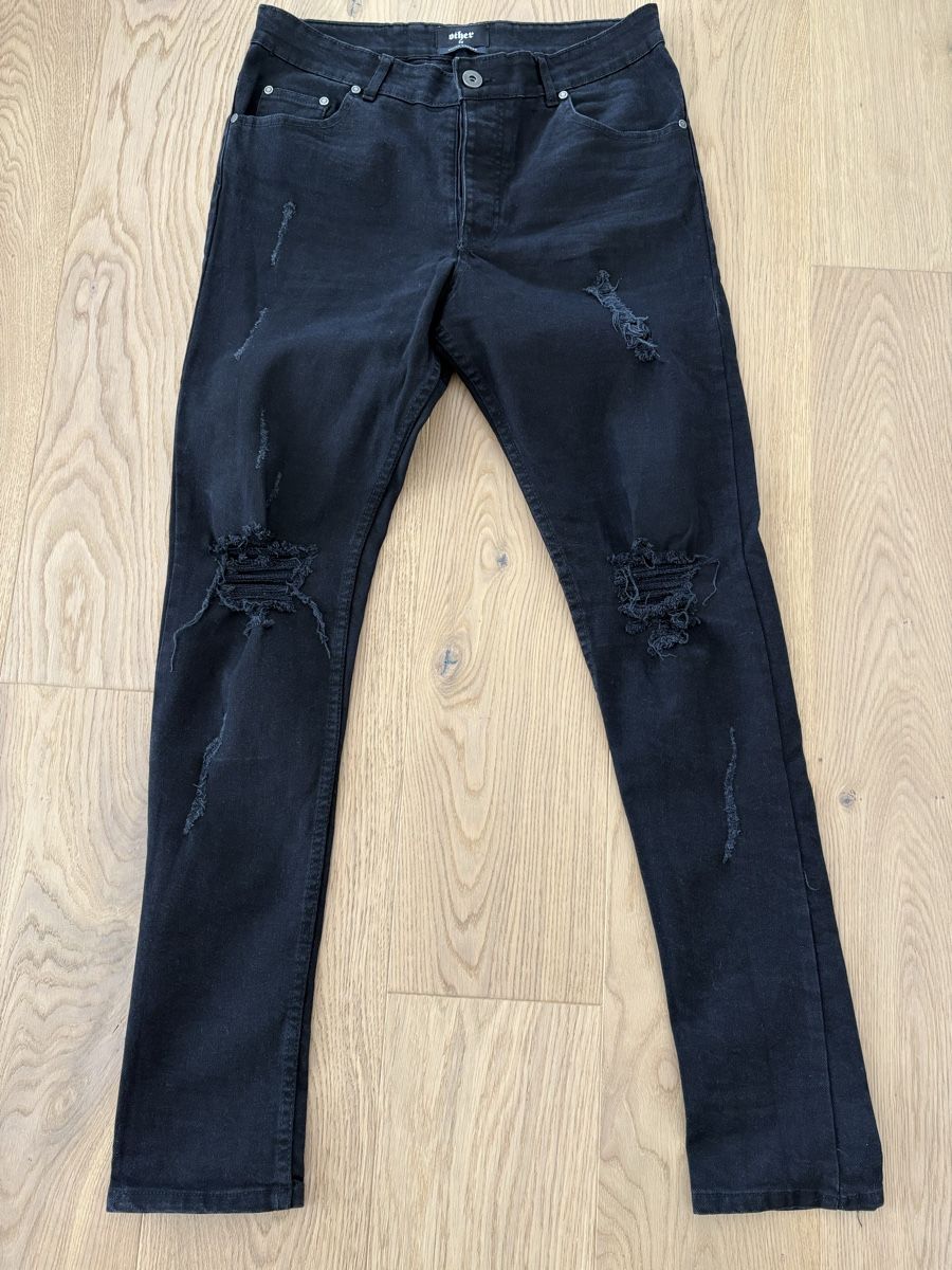 Jeans: Other UK Black Distressed Jeans - Size 32 – Usato da Obbürgen venduto da cla_x9h6