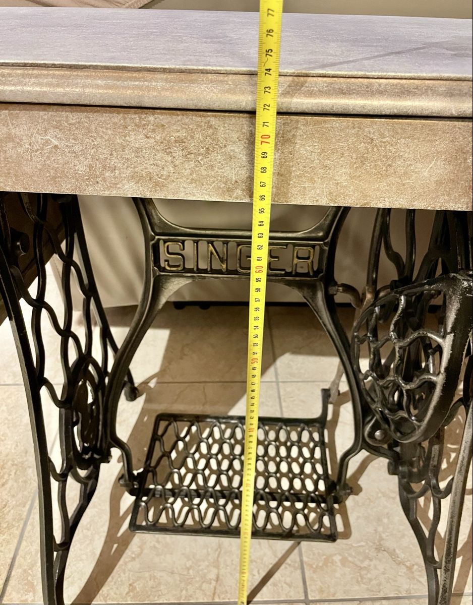 Tavoli: Superbe table à couture Singer – Usato da Collombey venduto da iah_s5f5 7