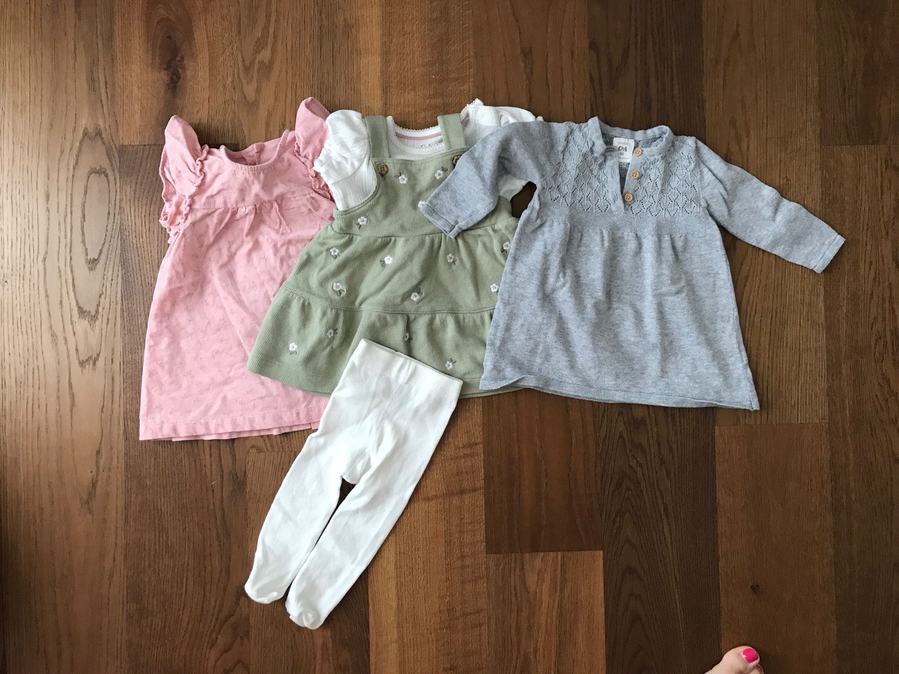 Robes et jupes: Mädchen Kleider Set Grösse 68 – D'occasion à Wollerau par Oriole83