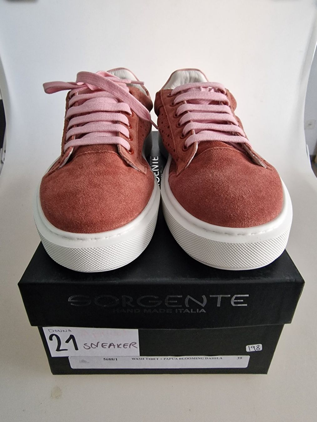 Scarpe da donna: Damenschuhe Sneaker Gr. 39  Sorgente Neu – Nuovo e nell'imballaggio originale da Oberuzwil venduto da aseinkaufswelt