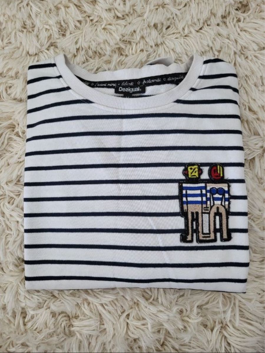 Desigual Maglioni & Felpe: Desigual striped sweater with unique patch detail, size M – Nuovo (secondo la descrizione) da Bern venduto da nui_6vmk 3